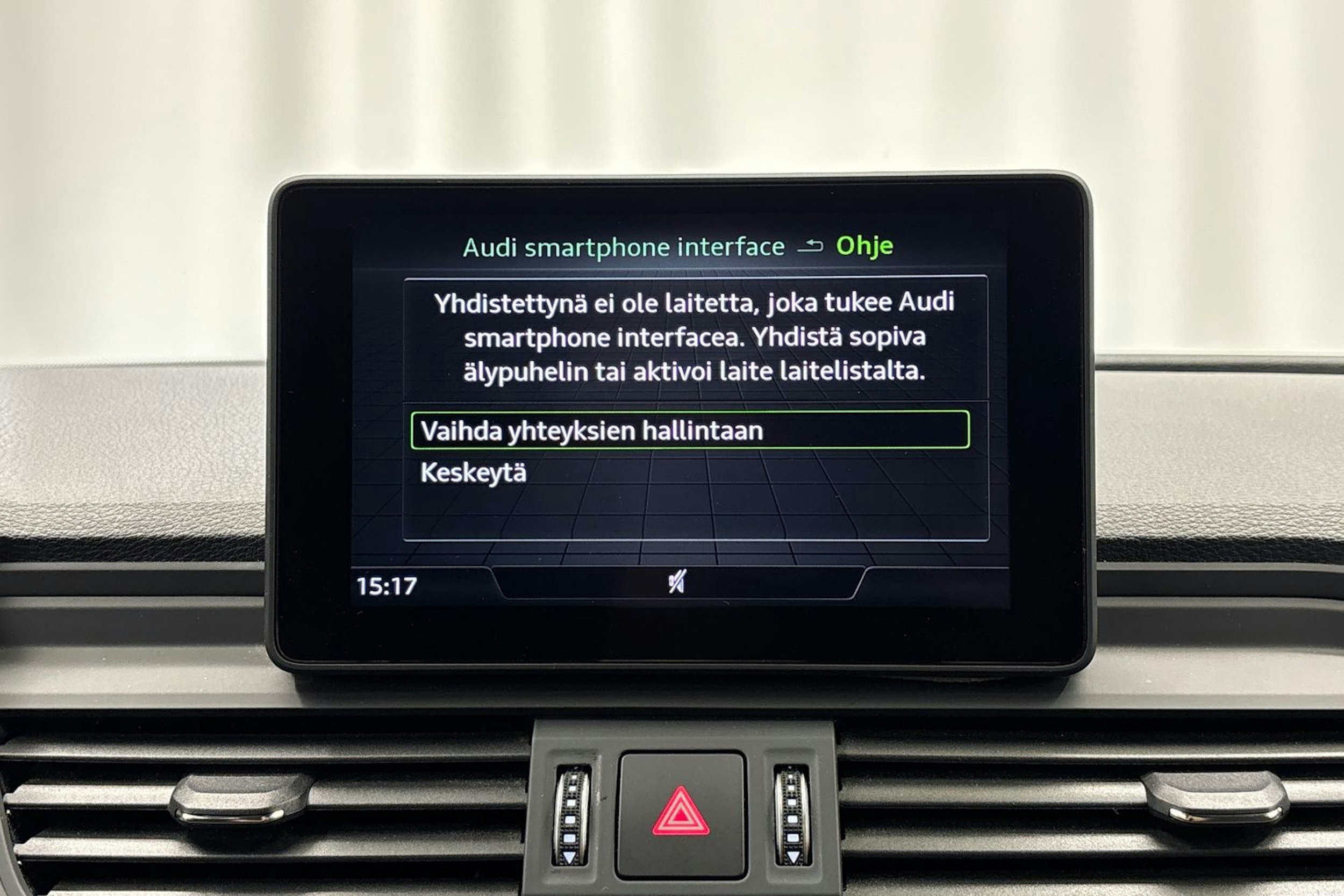 met. sininen Audi Q5 2020 kuva 24.