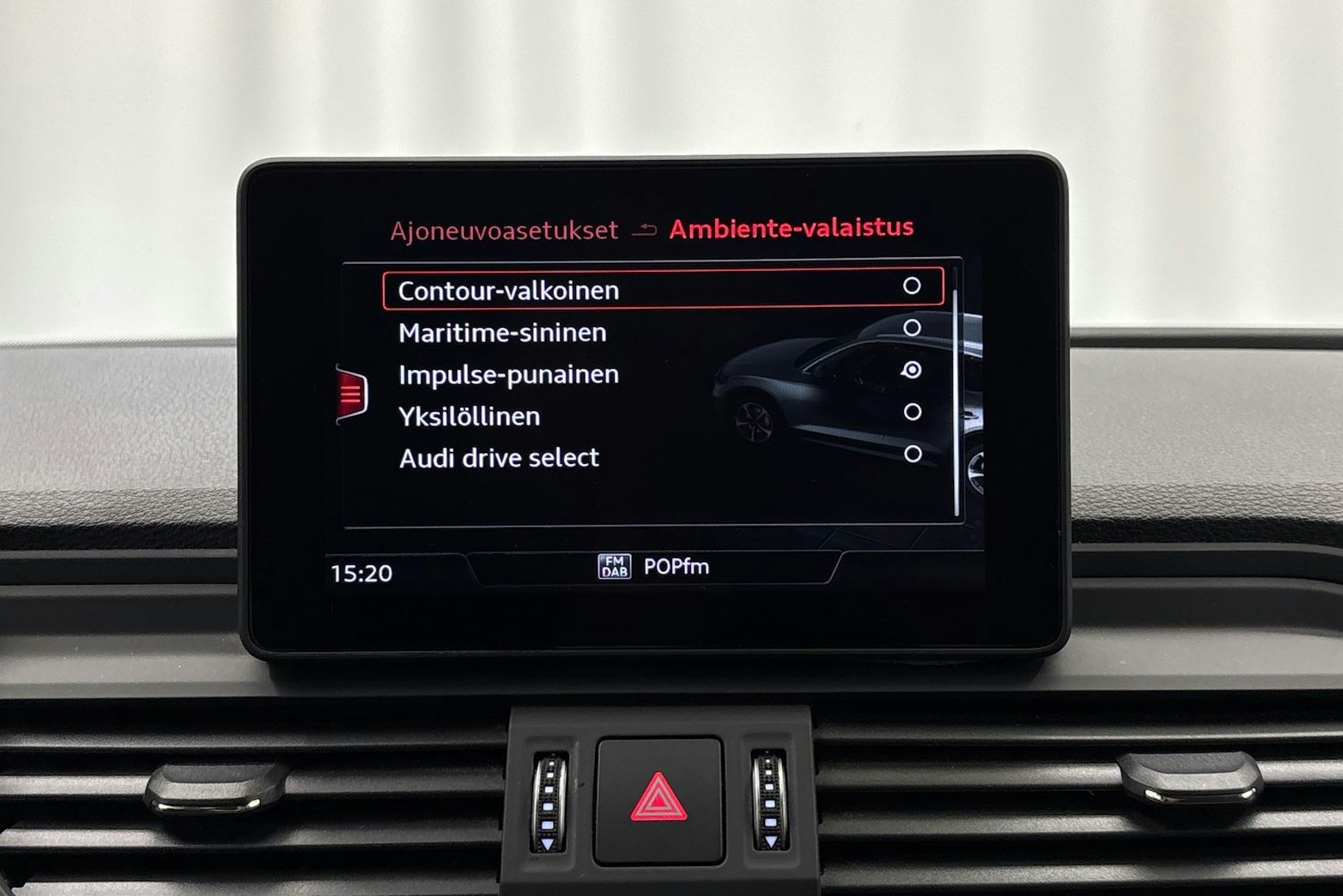 met. sininen Audi Q5 2020 kuva 26.