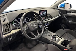 met. sininen Audi Q5 2020 kuva 7.