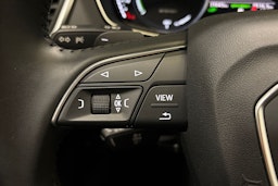 met. sininen Audi Q5 2020 kuva 16.