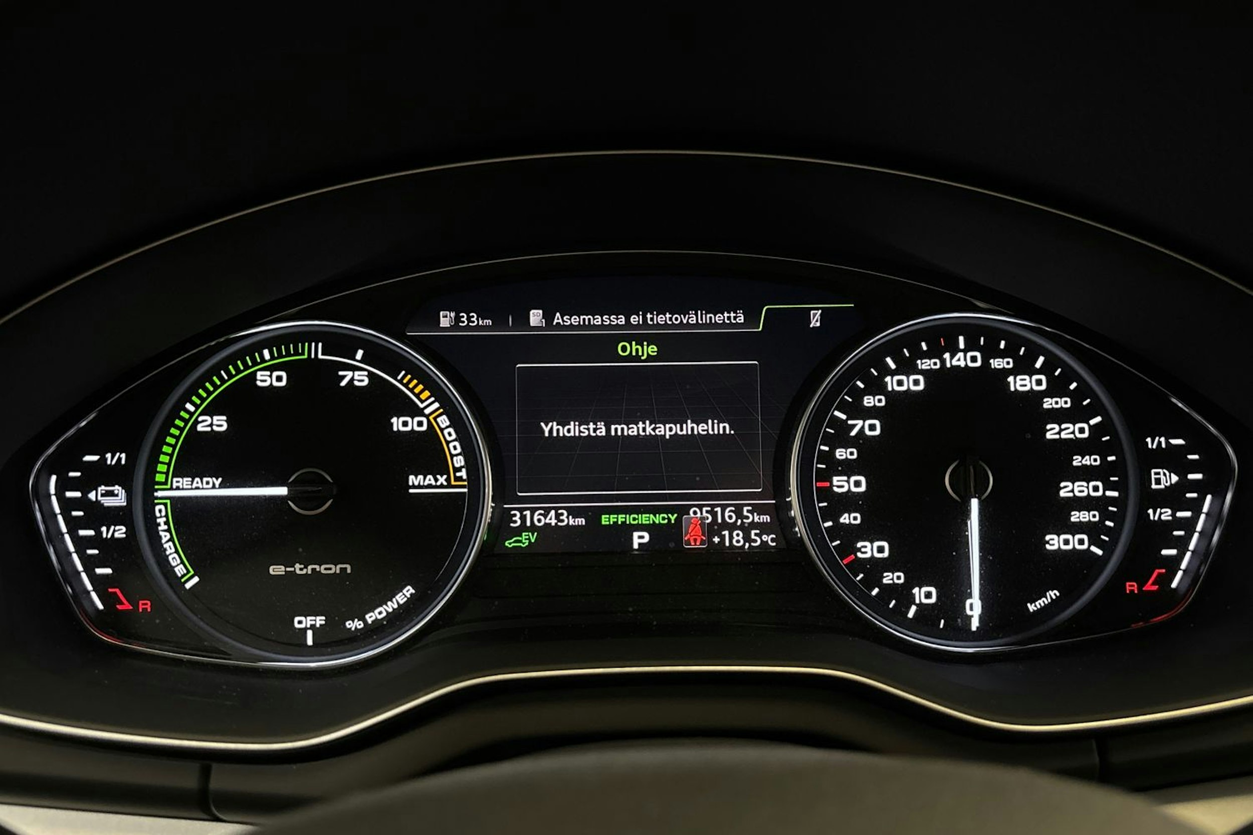 met. sininen Audi Q5 2020 kuva 18.