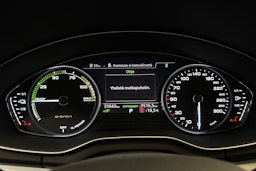 met. sininen Audi Q5 2020 kuva 18.