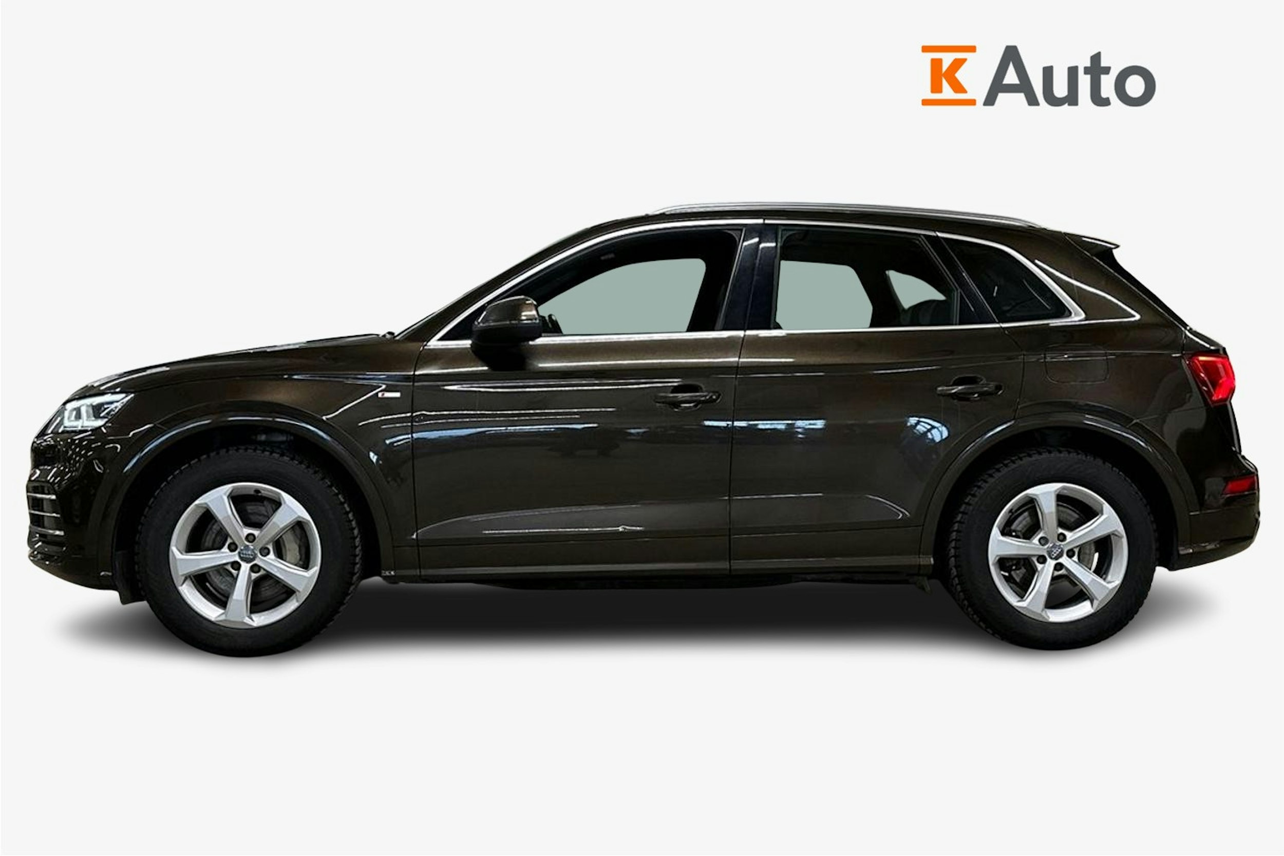 ruskea (beige) Audi Q5 2020 kuva 6.