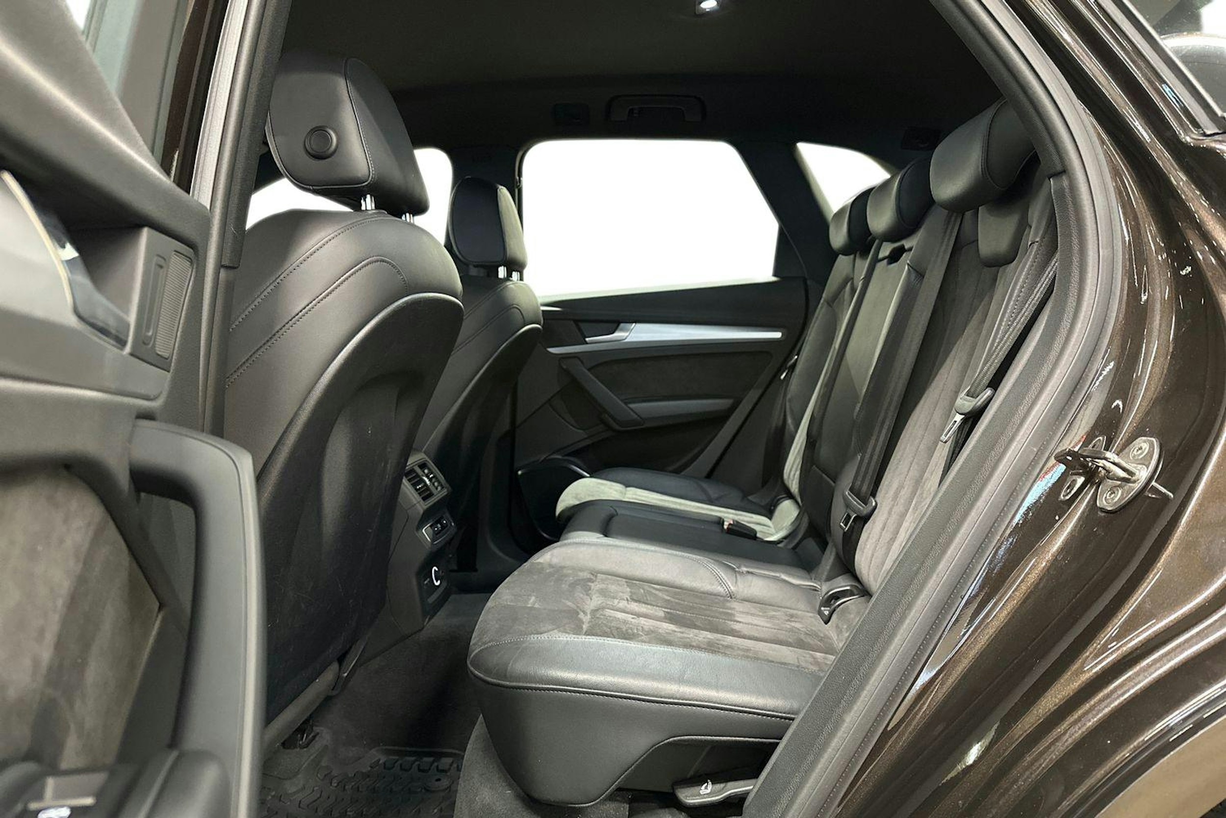 ruskea (beige) Audi Q5 2020 kuva 10.