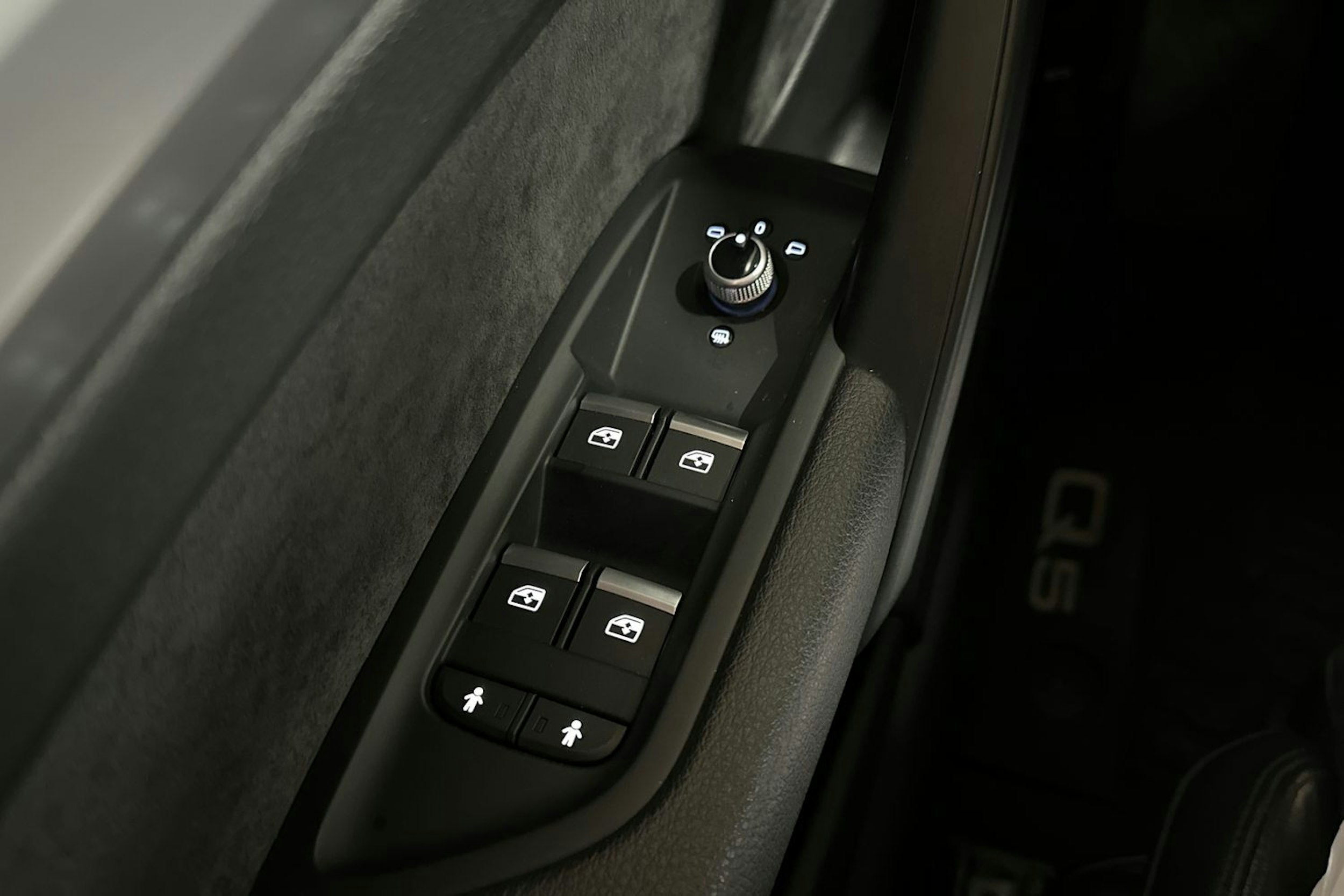 ruskea (beige) Audi Q5 2020 kuva 28.