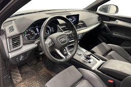 musta Audi Q5 2020 kuva 3.