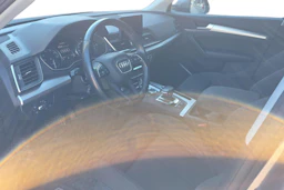 harmaa Audi Q5 2020 kuva 3.