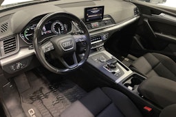 Sininen Audi Q5 2020 kuva 7.