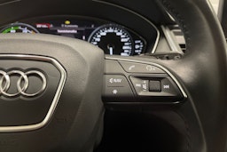 Sininen Audi Q5 2020 kuva 22.