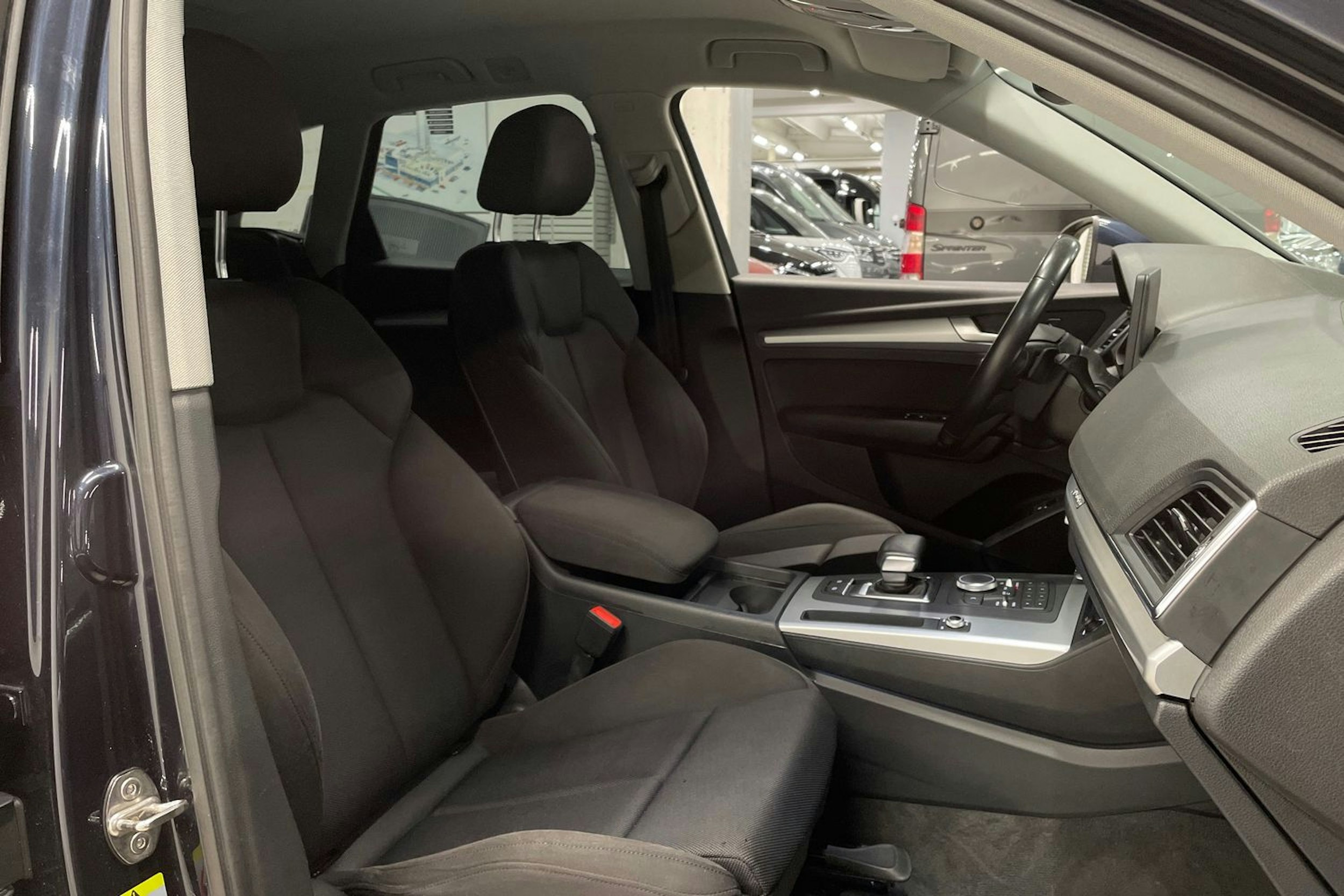 Sininen Audi Q5 2020 kuva 25.