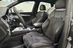 Harmaa Audi Q5 2020 kuva 4.