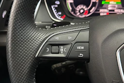 Harmaa Audi Q5 2020 kuva 8.