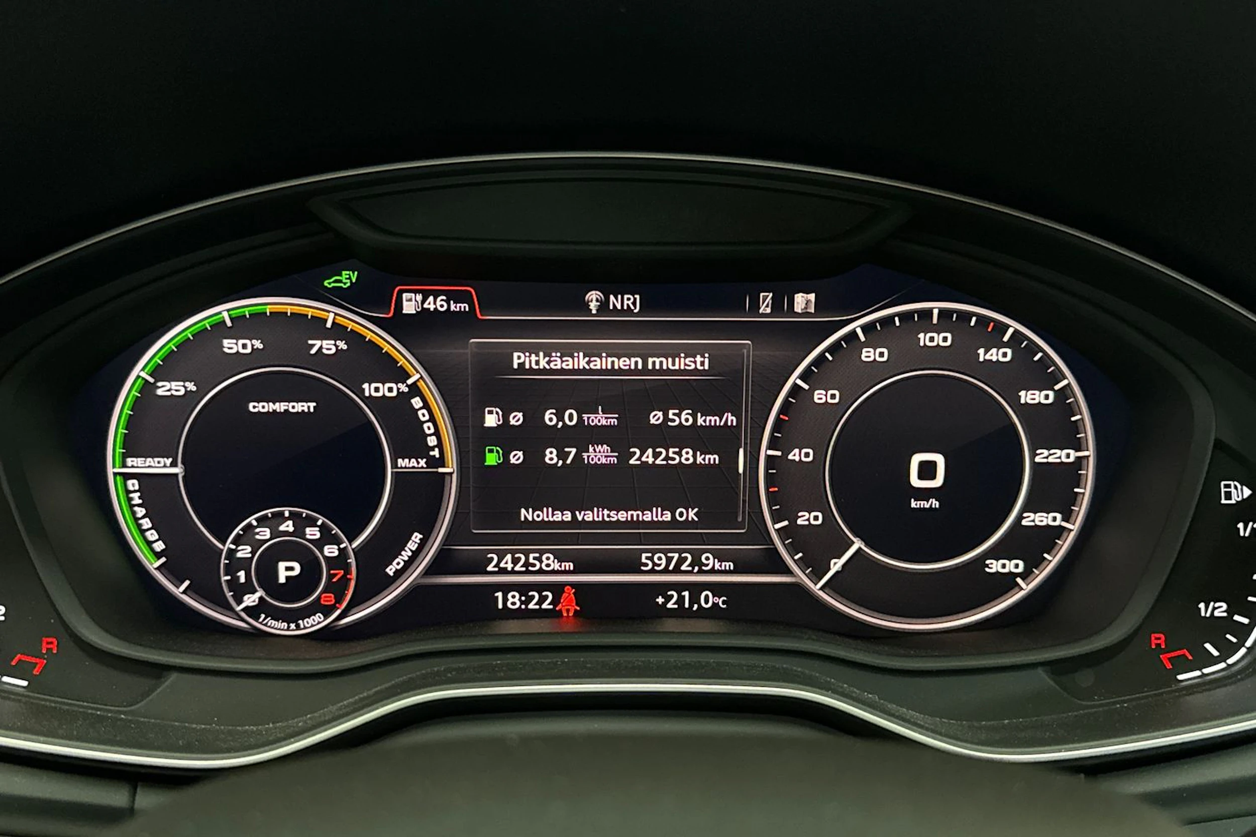 Harmaa Audi Q5 2020 kuva 11.