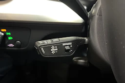 Harmaa Audi Q5 2020 kuva 15.