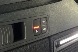 Harmaa Audi Q5 2020 kuva 24.