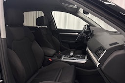 Musta Audi Q5 2020 kuva 13.