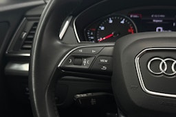 Musta Audi Q5 2020 kuva 16.