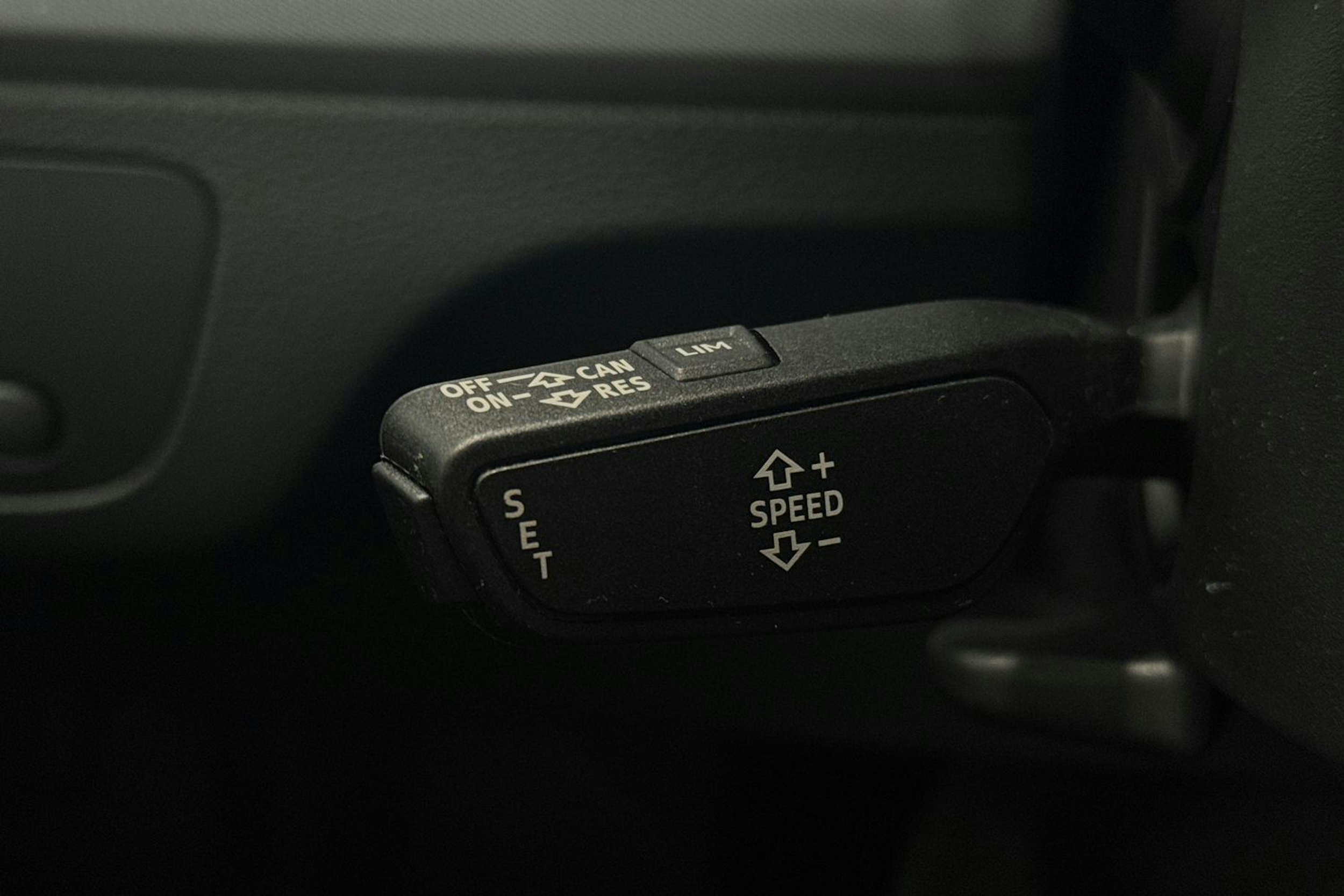 Musta Audi Q5 2020 kuva 17.