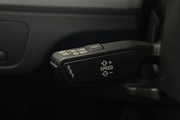 Musta Audi Q5 2020 kuva 17.