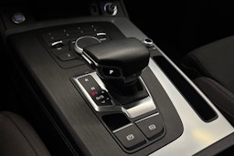 Musta Audi Q5 2020 kuva 21.