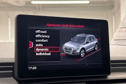 Musta Audi Q5 2020 kuva 30.