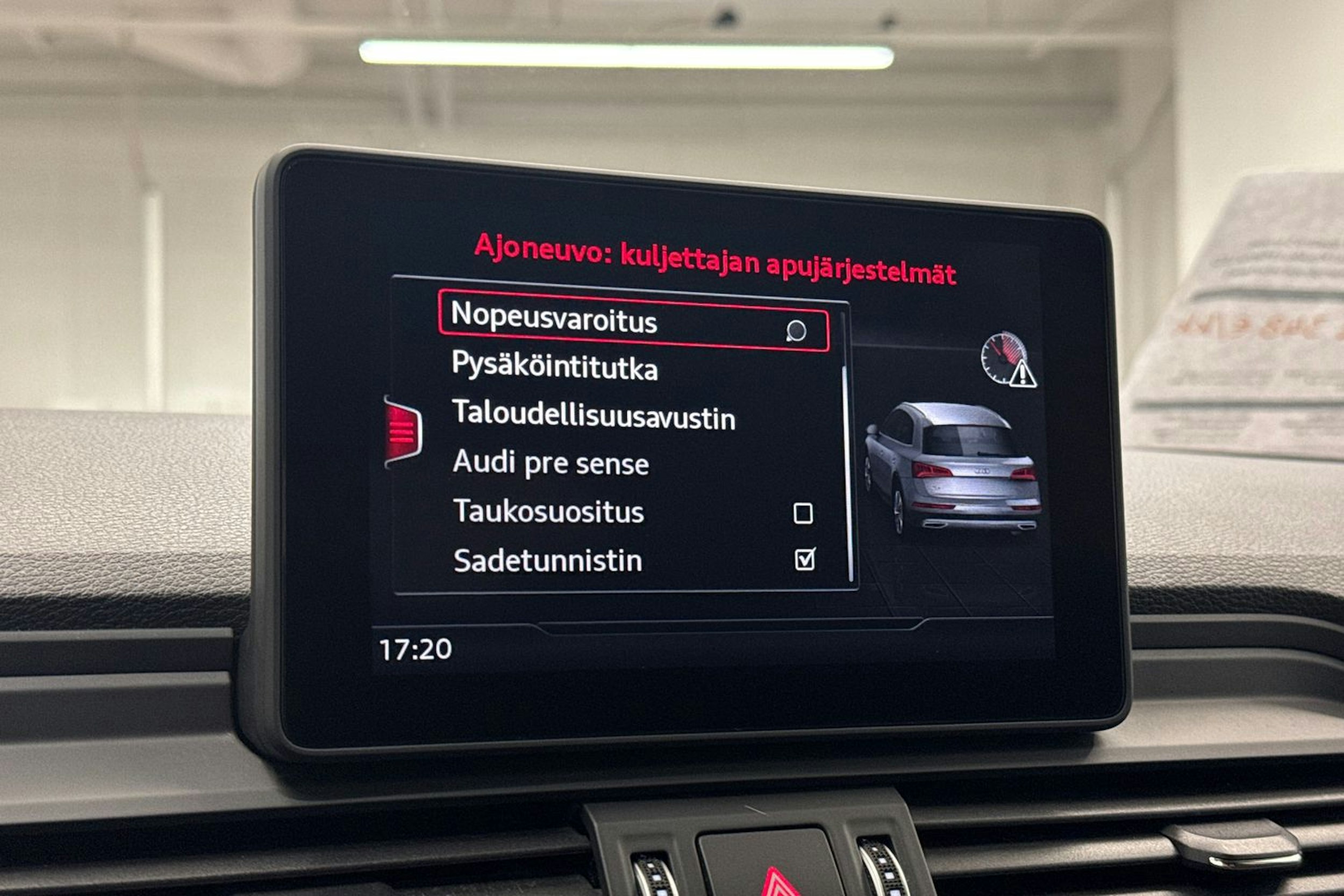 Musta Audi Q5 2020 kuva 31.