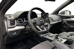 harmaa Audi Q5 2020 kuva 7.