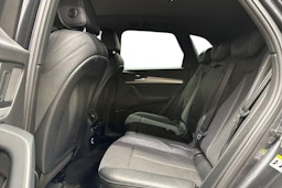 harmaa Audi Q5 2020 kuva 10.