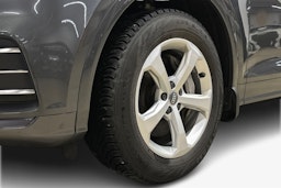 harmaa Audi Q5 2020 kuva 11.