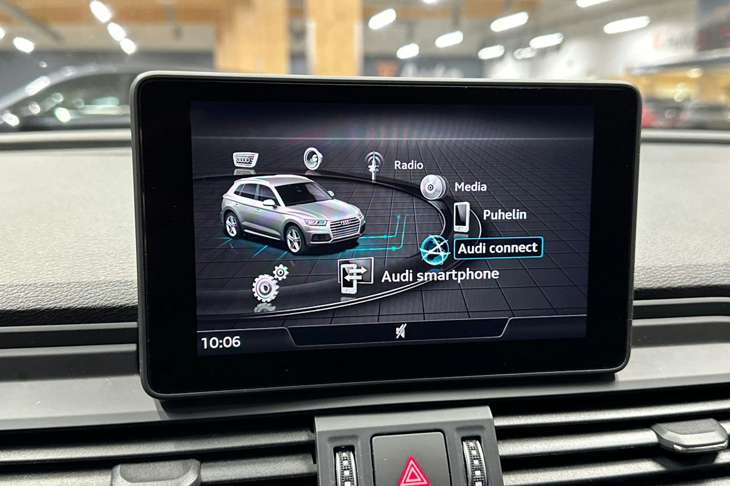 harmaa Audi Q5 2020 kuva 17.