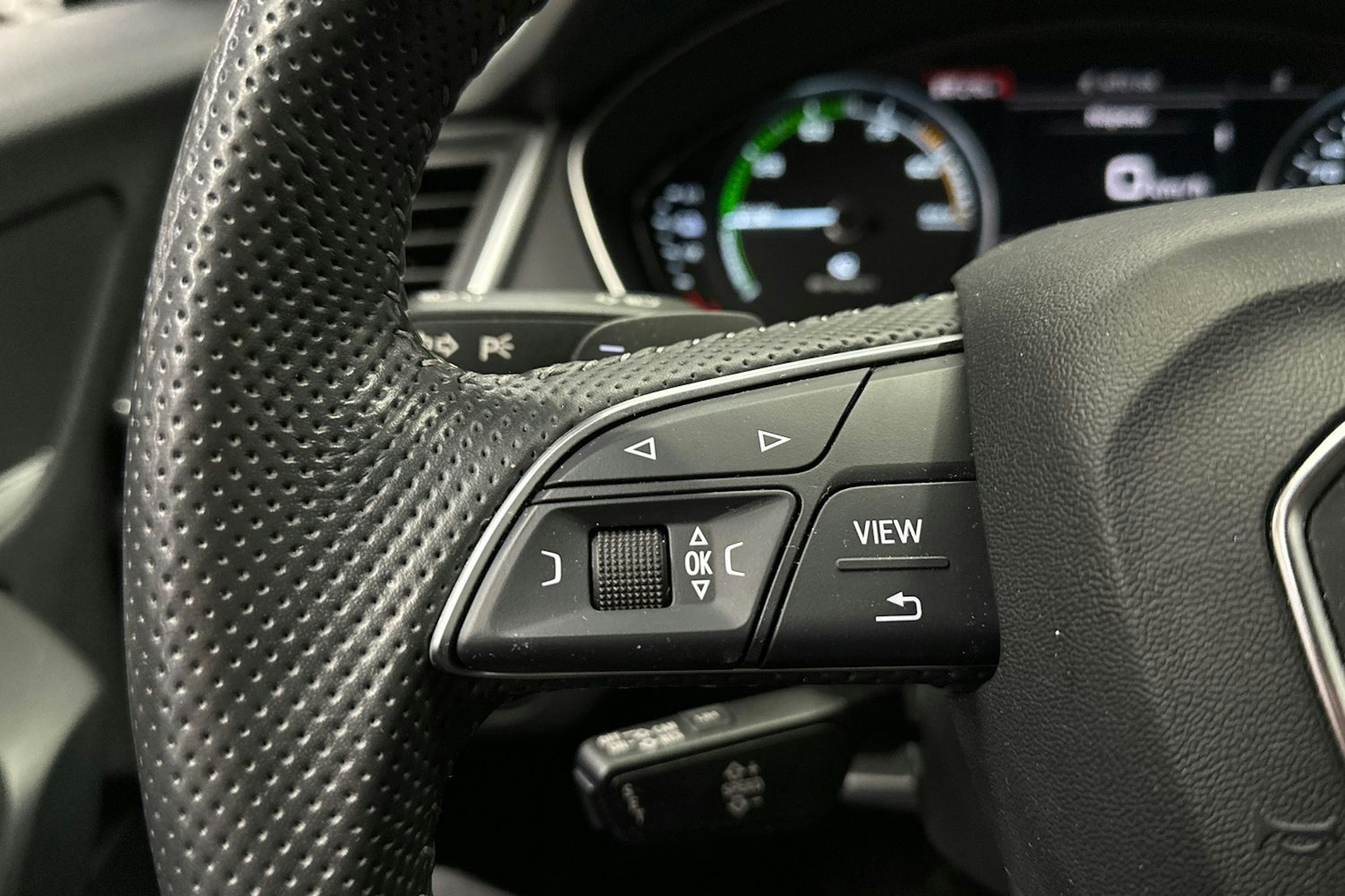 harmaa Audi Q5 2020 kuva 25.