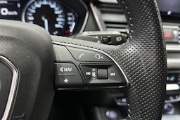 harmaa Audi Q5 2020 kuva 26.