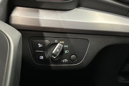 harmaa Audi Q5 2020 kuva 27.