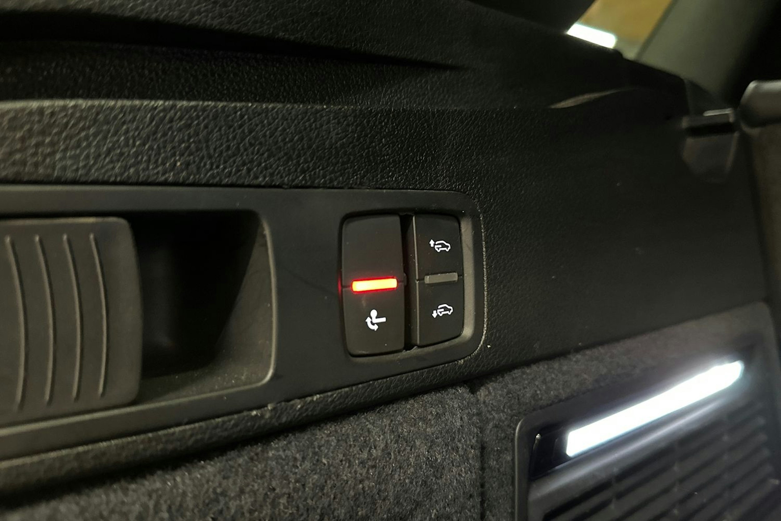 harmaa Audi Q5 2020 kuva 29.