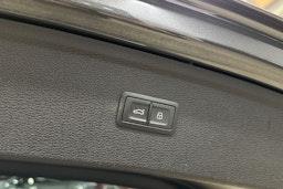 harmaa Audi Q5 2020 kuva 31.