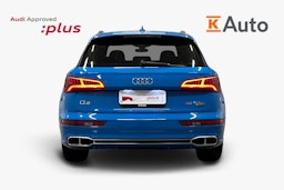 sininen Audi Q5 2020 kuva 3.