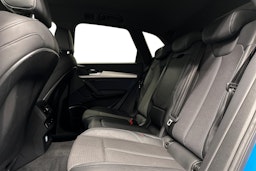 sininen Audi Q5 2020 kuva 10.