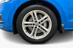 sininen Audi Q5 2020 kuva 11.