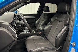 sininen Audi Q5 2020 kuva 17.