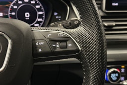 sininen Audi Q5 2020 kuva 22.