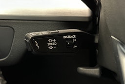 sininen Audi Q5 2020 kuva 23.