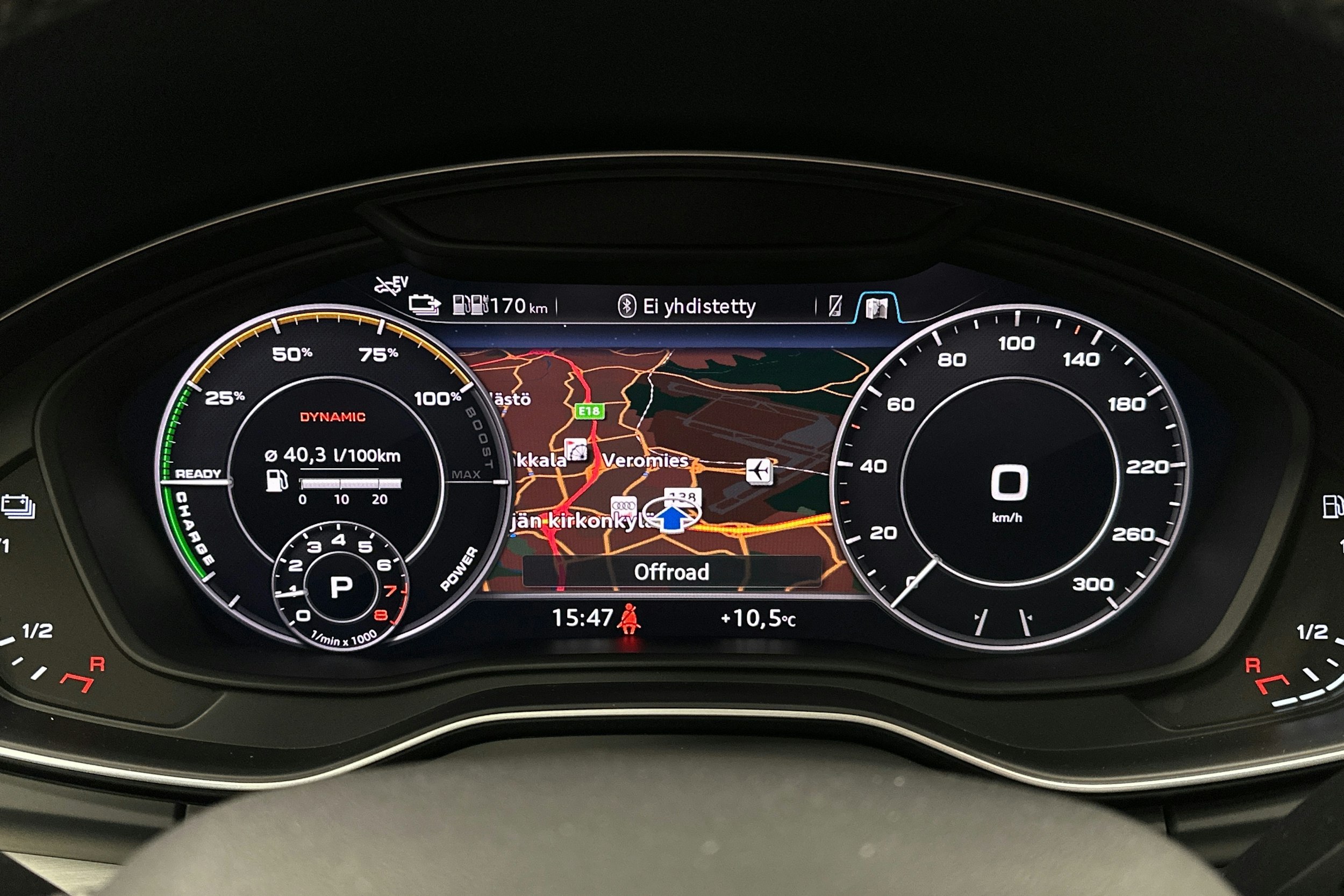 sininen Audi Q5 2020 kuva 24.