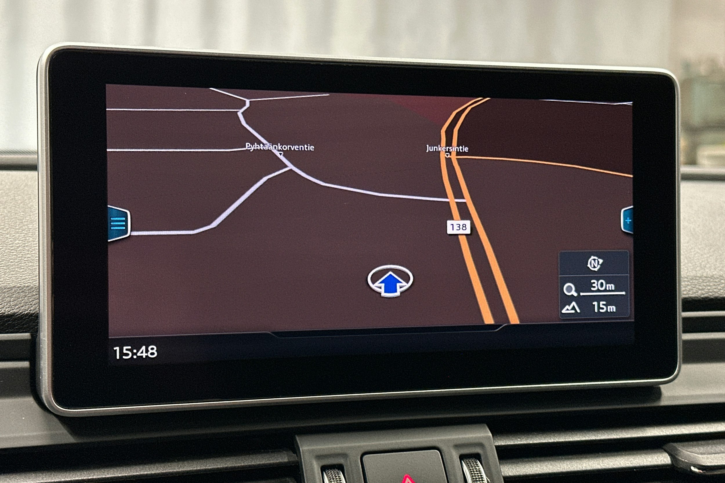 sininen Audi Q5 2020 kuva 29.