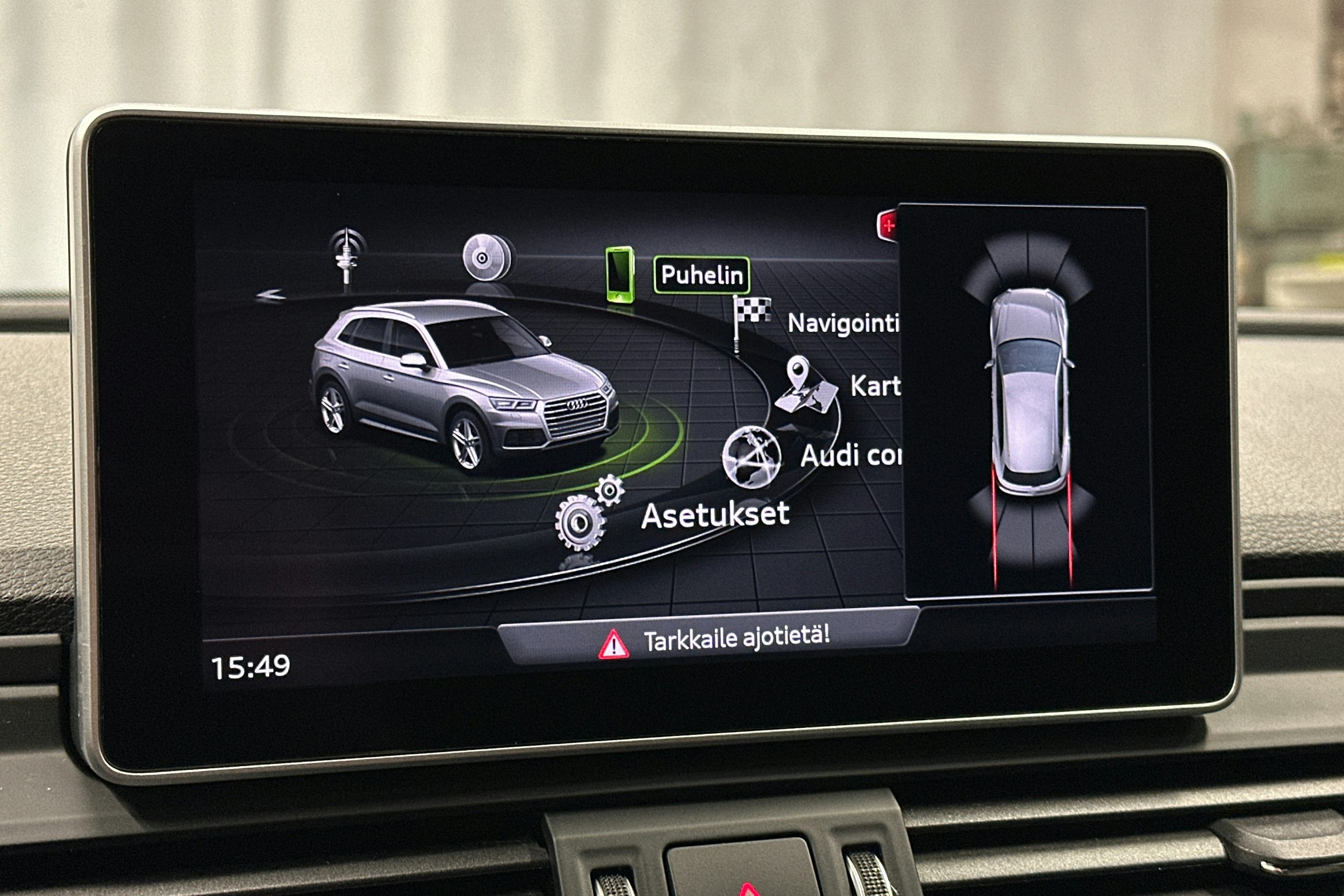 sininen Audi Q5 2020 kuva 31.