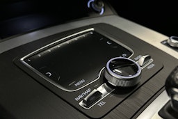 sininen Audi Q5 2020 kuva 33.