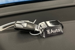 sininen Audi Q5 2020 kuva 36.