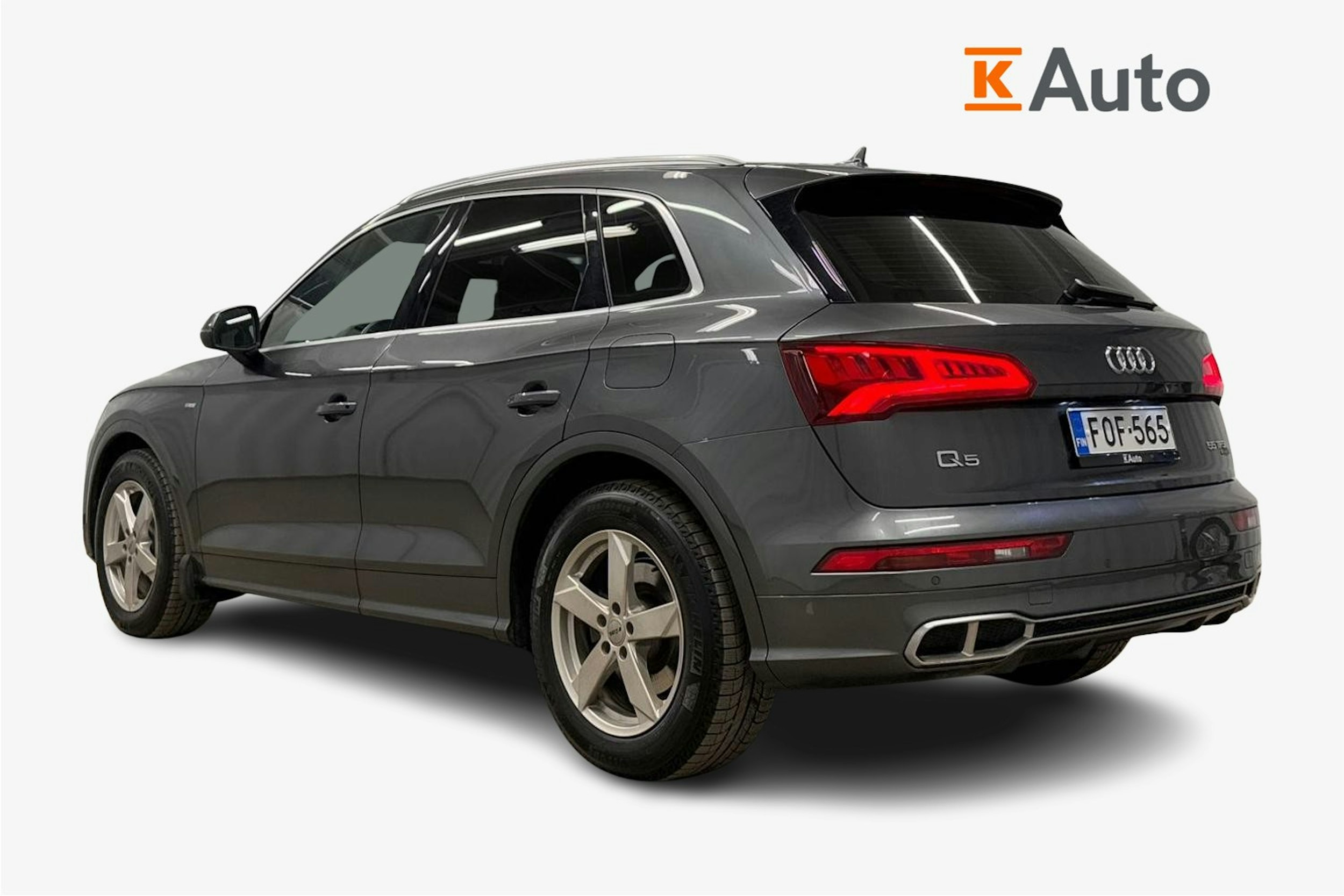 harmaa Audi Q5 2020 kuva 2.