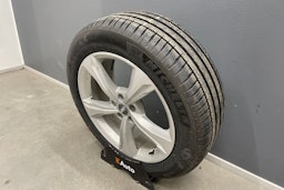 musta Audi Q5 2020 kuva 14.