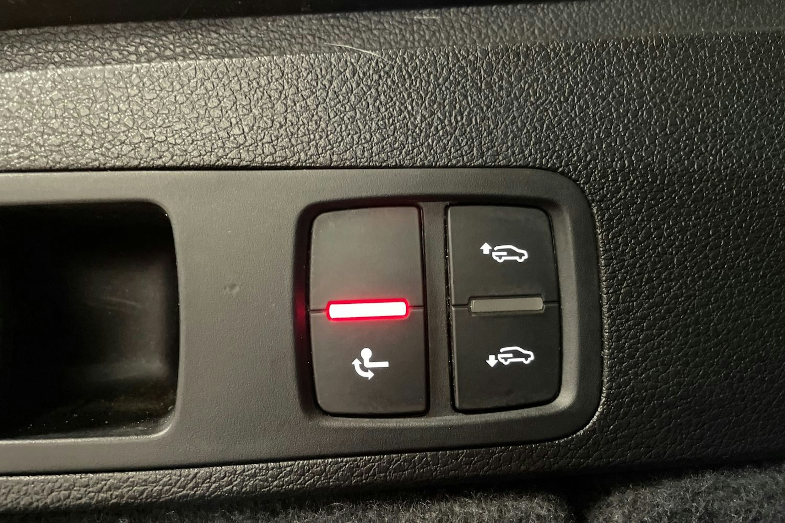 musta Audi Q5 2020 kuva 16.