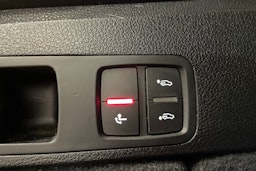 musta Audi Q5 2020 kuva 16.